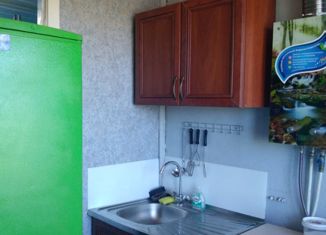 Продам 3-ком. квартиру, 67 м2, поселок городского типа Мирный, улица Сырникова, 8