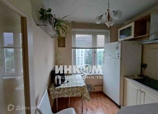 Сдается 1-комнатная квартира, 35 м2, Москва, улица Маршала Катукова, 11к2, метро Строгино