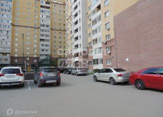 Продаю 2-ком. квартиру, 73.3 м2, Тюменская область, улица Революции, 228к4