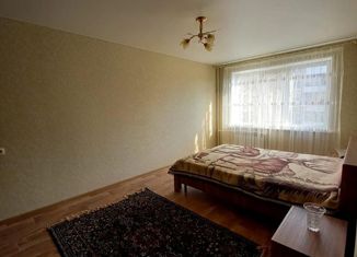 Сдам в аренду 3-комнатную квартиру, 62 м2, Керчь, улица Мирошника, 8