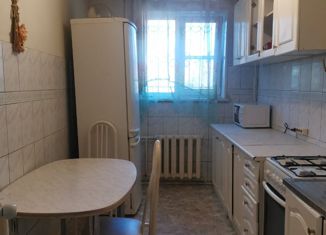 Трехкомнатная квартира в аренду, 58 м2, Екатеринбург, улица Громова, 138к1, метро Чкаловская