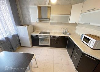 Сдается в аренду 1-комнатная квартира, 40 м2, Тюмень, улица Московский Тракт, 98