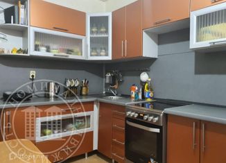 Продается 2-комнатная квартира, 52.2 м2, Новосибирск, улица Тружеников, 9, улица Тружеников