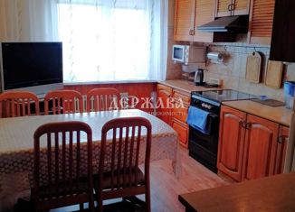 Сдаю трехкомнатную квартиру, 65 м2, Старый Оскол, микрорайон Будённого, 5