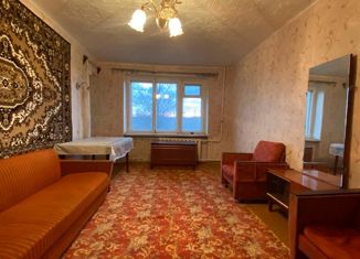 Продам трехкомнатную квартиру, 63.5 м2, поселок городского типа Красные Баррикады, улица Мира, 9