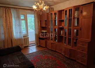 Продаю четырехкомнатную квартиру, 58.4 м2, Щёкино, улица Мира, 7