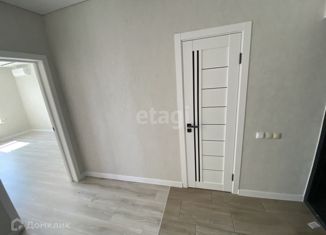 Продам 2-ком. квартиру, 47 м2, Горячий Ключ, улица Ярославского, 111