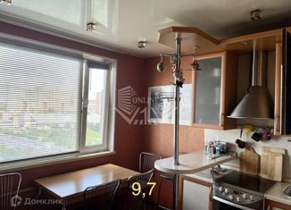 Продам 3-ком. квартиру, 74 м2, Москва, улица Генерала Кузнецова, 16к1, улица Генерала Кузнецова