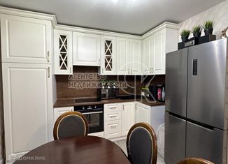 Продается 3-ком. квартира, 75 м2, Казань, ЖК Светлая Долина, улица Александра Курынова, 10к3