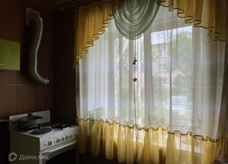 Продается двухкомнатная квартира, 42.2 м2, Артёмовский, улица Акулова, 29