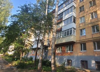 Продается трехкомнатная квартира, 53 м2, Удмуртия, Пролетарская улица, 11