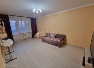 Продается 1-ком. квартира, 43 м2, Тюмень, улица Чернышевского, 2Ак1