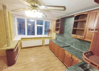 Продаю двухкомнатную квартиру, 64 м2, Ижевск, Карлутский район, Совхозная улица, 1А