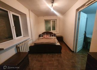 Сдам в аренду четырехкомнатную квартиру, 85 м2, Грозный, улица Сайпуддина Ш. Лорсанова, 4, Ахматовский район