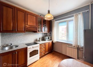 Сдам в аренду двухкомнатную квартиру, 54.3 м2, Сургут, улица Бажова, 10