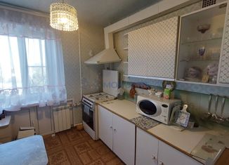 Продается двухкомнатная квартира, 48.5 м2, Нижний Новгород, улица Движенцев, 30, метро Заречная