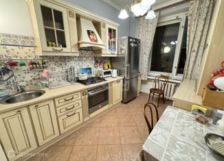 Продам четырехкомнатную квартиру, 105.6 м2, Москва, улица Спиридоновка, 12, улица Спиридоновка