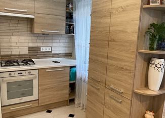 4-ком. квартира на продажу, 72.2 м2, Гурьевск, Советская улица, 2
