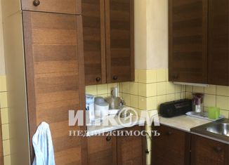 Сдается в аренду 1-ком. квартира, 68 м2, Москва, улица Строителей, 11к1, улица Строителей