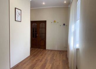 Сдаю 4-ком. квартиру, 123 м2, Вологда, набережная 6-й Армии, 161