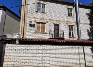 Продаю четырехкомнатную квартиру, 110 м2, Ставрополь, микрорайон № 14, Станичная улица, 62