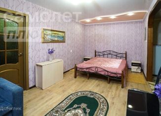 Продаю двухкомнатную квартиру, 45 м2, Курган, улица Карбышева, 46, район Рябково