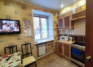 Продается трехкомнатная квартира, 72 м2, Кемерово, улица Патриотов, 3, Заводский район