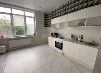 Продается 2-ком. квартира, 67 м2, Екатеринбург, улица Азина, 22/2, ЖК Мельница