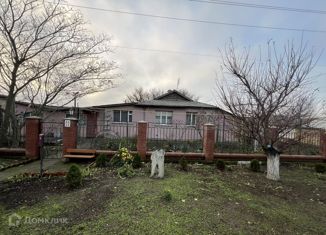 Продажа дома, 200 м2, село Кировское, улица Будённого, 2