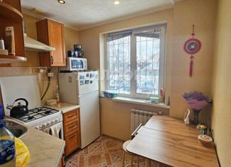 Продаю 1-комнатную квартиру, 32 м2, Тольятти, улица Карла Маркса, 19