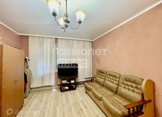 Продается 1-ком. квартира, 38 м2, Курск, улица Чернышевского, 6