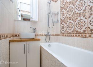 Продам 3-ком. квартиру, 65.7 м2, Новосибирск, улица Урицкого, 37, улица Урицкого