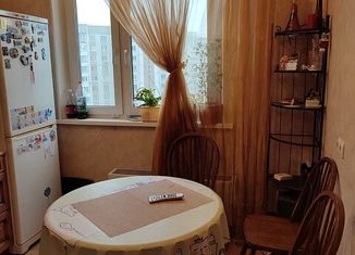 Продаю 2-ком. квартиру, 52 м2, Москва, улица Барышиха, 28, улица Барышиха