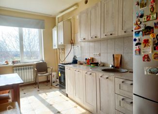 Продается двухкомнатная квартира, 57.5 м2, поселок Саук-Дере, улица Высоты Героев, 8