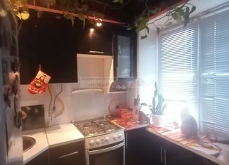 Продается 3-ком. квартира, 58 м2, поселок городского типа Стройкерамика, Народная улица, 2