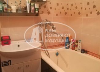Продам 4-комнатную квартиру, 58.4 м2, Губаха, проспект Свердлова, 8