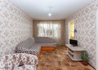 Продается 3-комнатная квартира, 48 м2, Тюменская область, 8-й микрорайон, 10