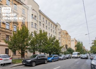 Продается 2-комнатная квартира, 53.7 м2, Санкт-Петербург, метро Василеостровская, 11-я линия Васильевского острова, 46