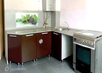 Продаю 2-комнатную квартиру, 46.3 м2, городской посёлок имени Свердлова, 1-й микрорайон, 11