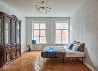 Продажа 2-комнатной квартиры, 83.8 м2, Санкт-Петербург, улица Рубинштейна, 3, метро Маяковская