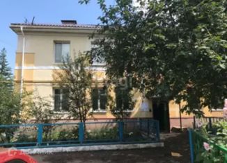 Продажа 2-комнатной квартиры, 48 м2, Альметьевск, улица Валеева, 14