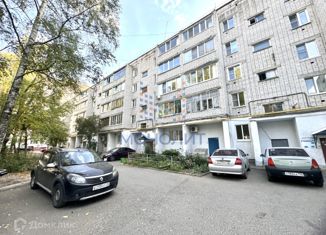 Продам 2-комнатную квартиру, 55 м2, Йошкар-Ола, Красноармейская улица, 50