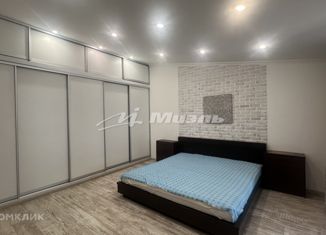 Продаю 5-комнатную квартиру, 128 м2, Симферополь, Петропавловская улица, 14