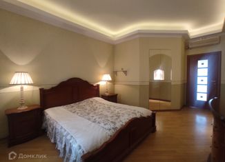 Продажа 4-комнатной квартиры, 98.1 м2, Санкт-Петербург, 9-я линия Васильевского острова, 68, метро Василеостровская