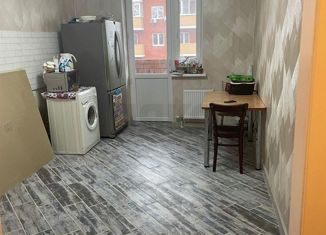 Продаю 2-ком. квартиру, 61.8 м2, посёлок Российский, улица имени В.М. Комарова, 106Б