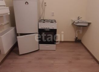 Продам трехкомнатную квартиру, 61.4 м2, поселок городского типа Уренгой, 1-й микрорайон, 10/1