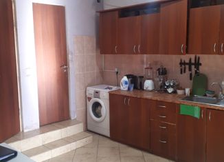 Продаю 3-ком. квартиру, 80 м2, Оренбург, Братская улица, 5, жилой район Степной