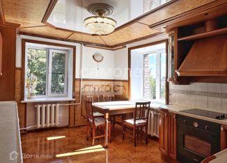 Продажа 4-комнатной квартиры, 128 м2, Киров, улица Володарского, 119