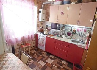 Двухкомнатная квартира на продажу, 41.3 м2, поселок городского типа Мирный, улица Строителей, 15