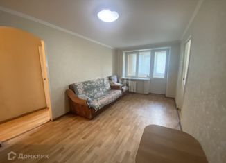 Продам 2-ком. квартиру, 41 м2, Карачаево-Черкесия, улица Горького, 2